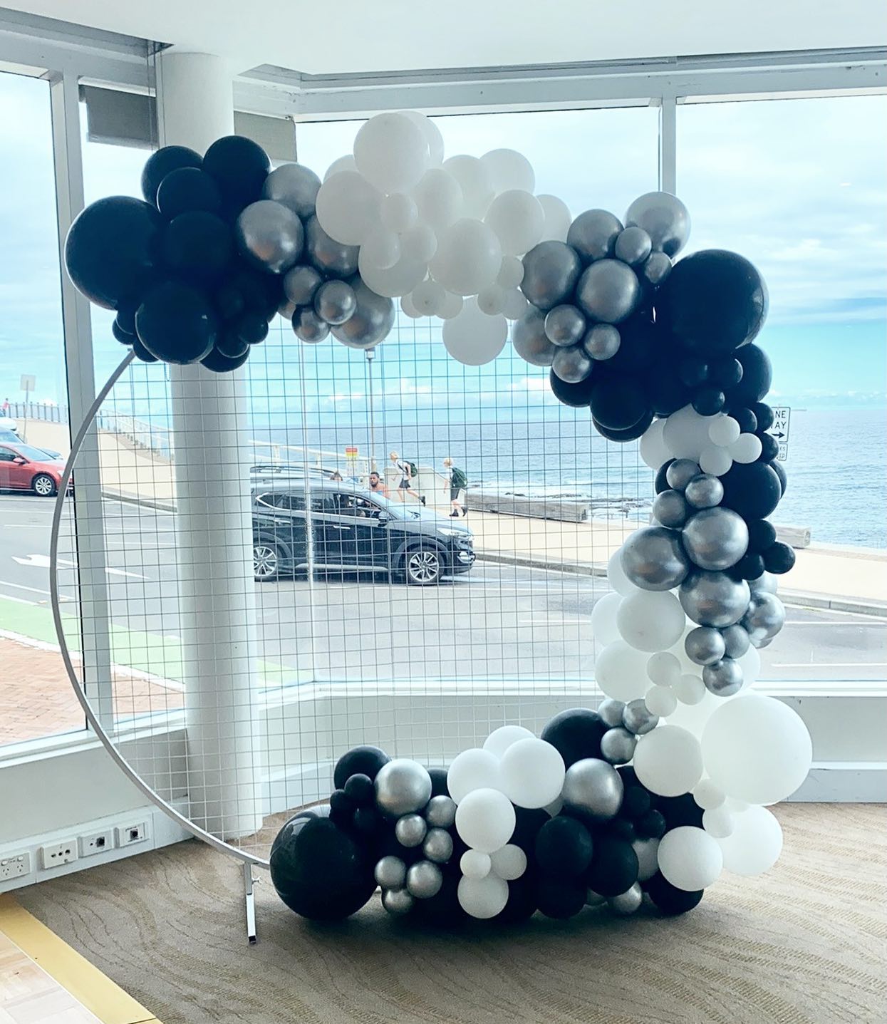 Deluxe Balloon Garland