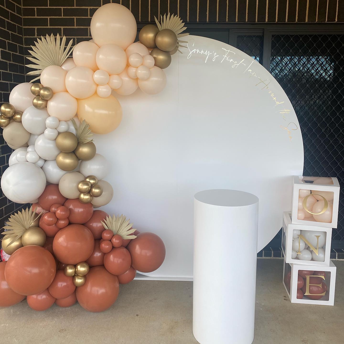 White Round Backdrop